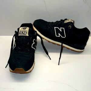 New Balance RARE!! Black and cream NB 574 chunky Trainers are a kids size 3